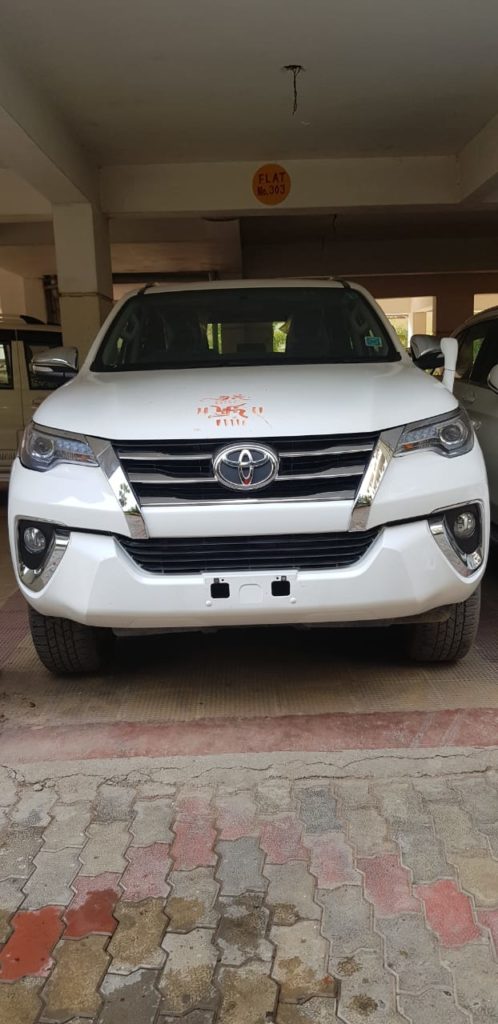 Toyota fortuner car on rent  for wedding 9899226045