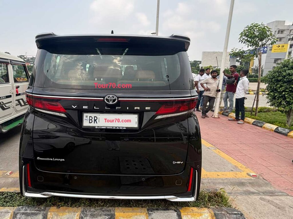new Toyota Vellfire rental Patna